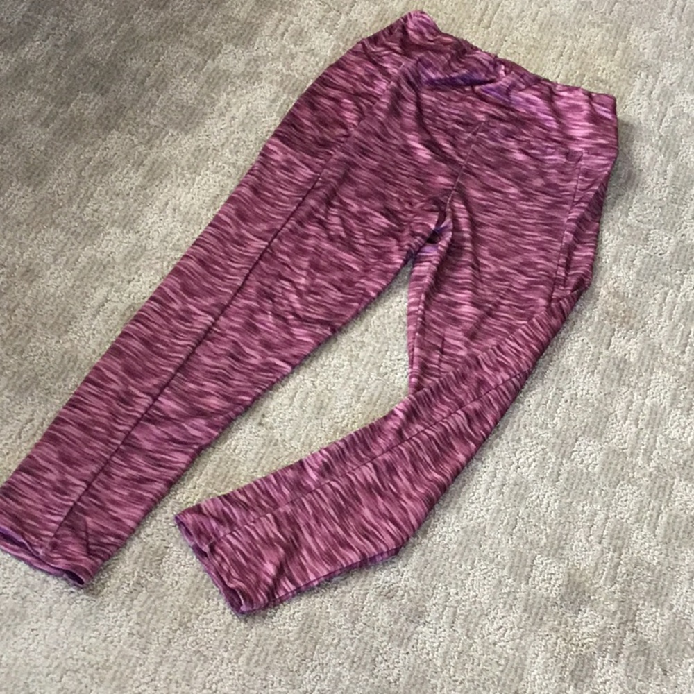 Zone Pro Burgandy leggings size M with one pocket